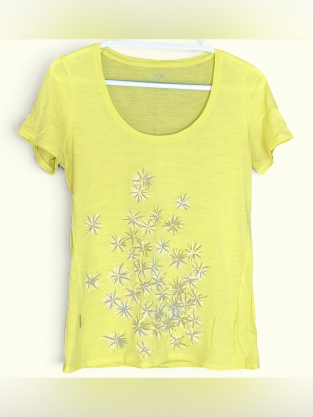 Icebreaker Superfine Merino Wool SS Tech Scoop Scatter Tee SF150 in Citrine, XS